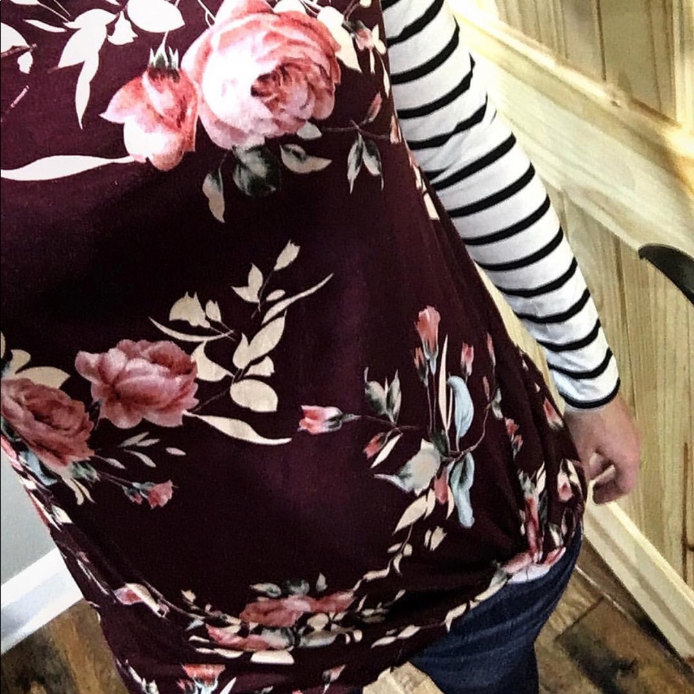 💕Boutique Long Sleeve Shirt with Knot🌸